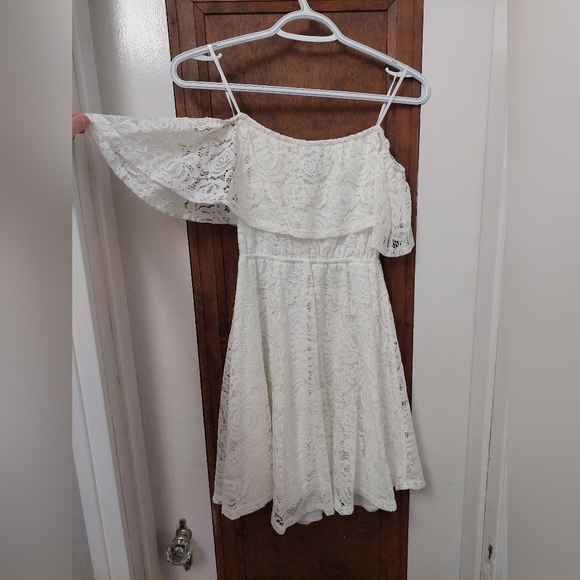White Lace Dress - Picture 2 of 3